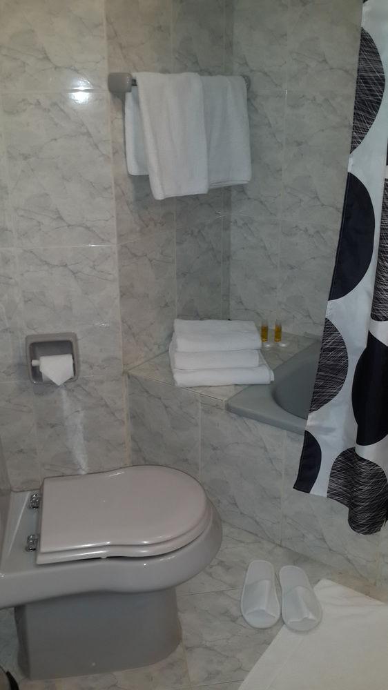 Camelot Hotel Jounieh Esterno foto